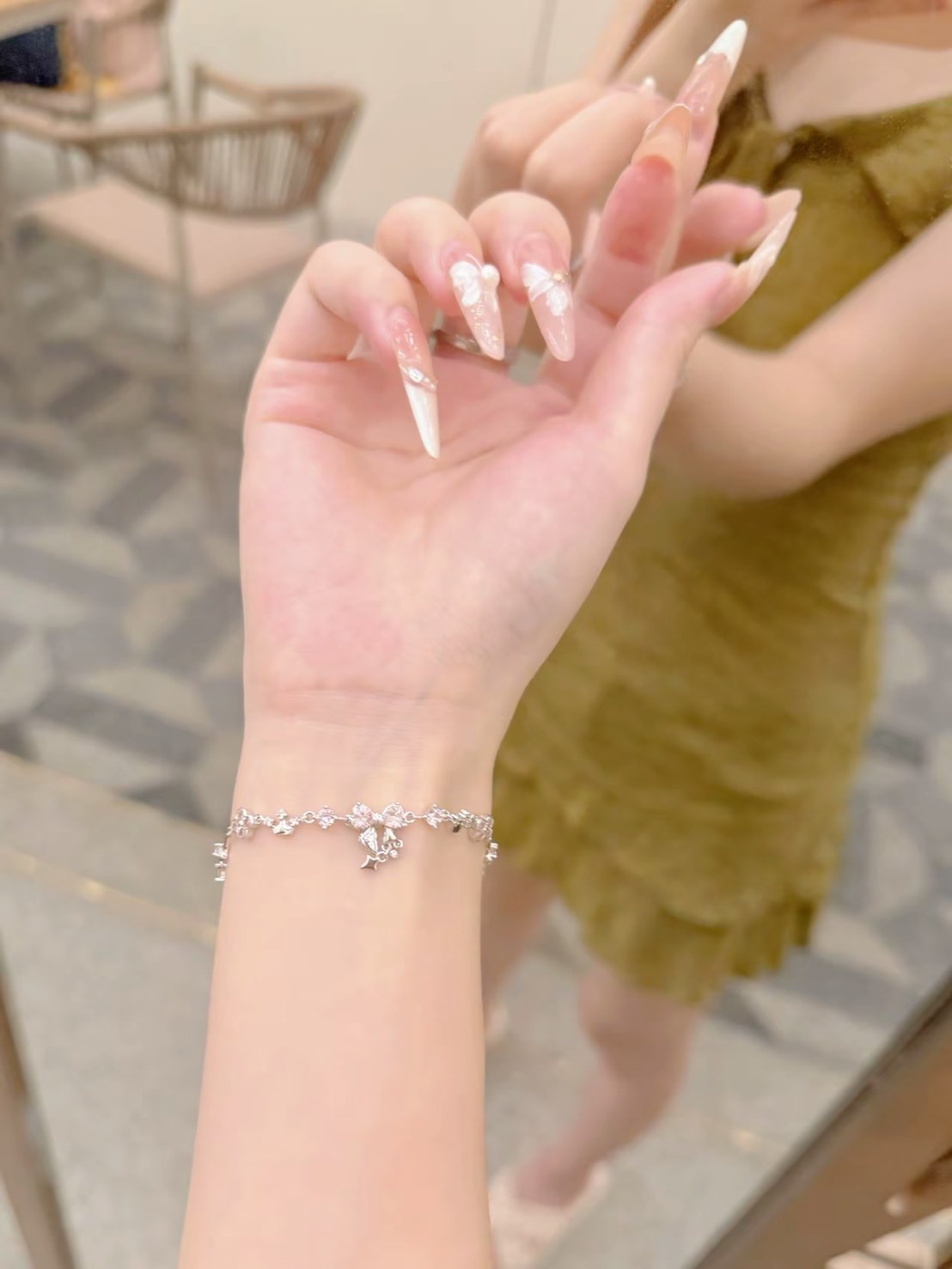 <公主感直接拉滿🎀> DISNEY 迪士尼 白鑽粉鑽 蝴蝶結吊墜 手鍊