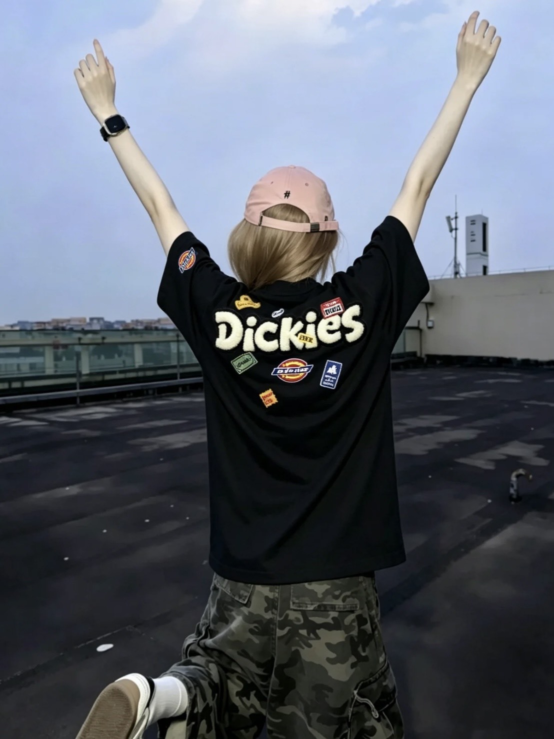 （預購）Dickies 塗鴉 貼紙 印花logo 短T DKU262NKTVA2