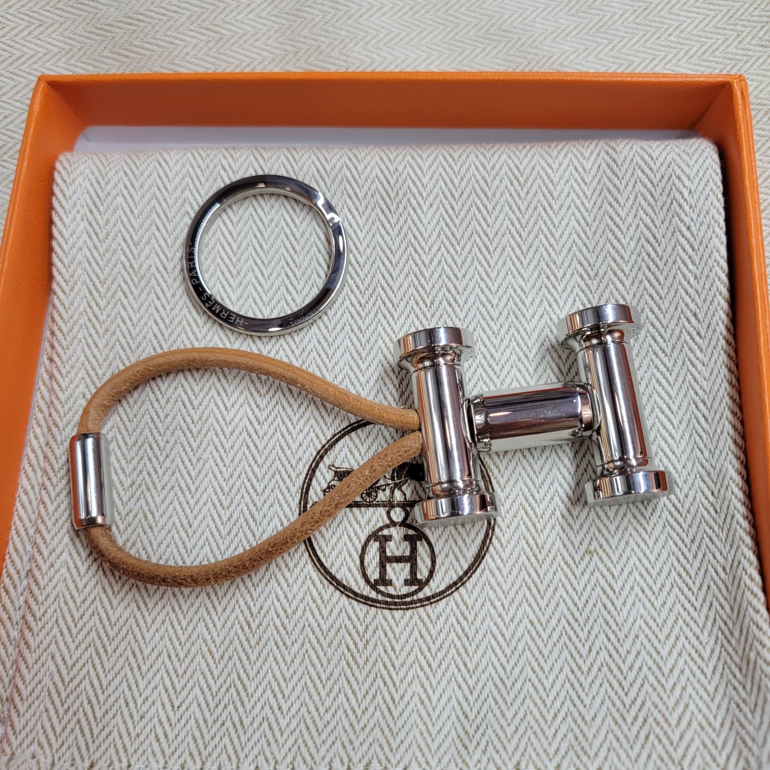 HERMES Mobile H key ring