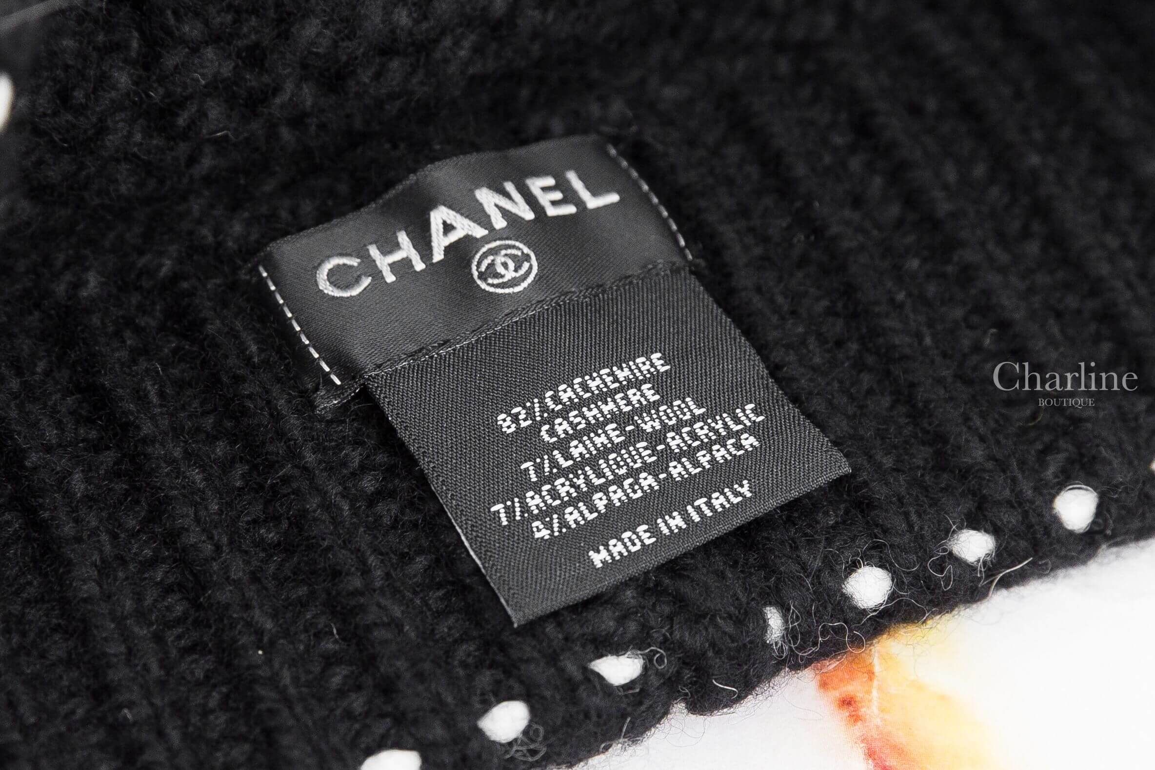 CHANEL 黑色白線 CC 黑白滾邊喀什米爾羊駝毛混紡毛帽 CHANEL 品牌與材質標籤近拍，Charline Boutique 實拍