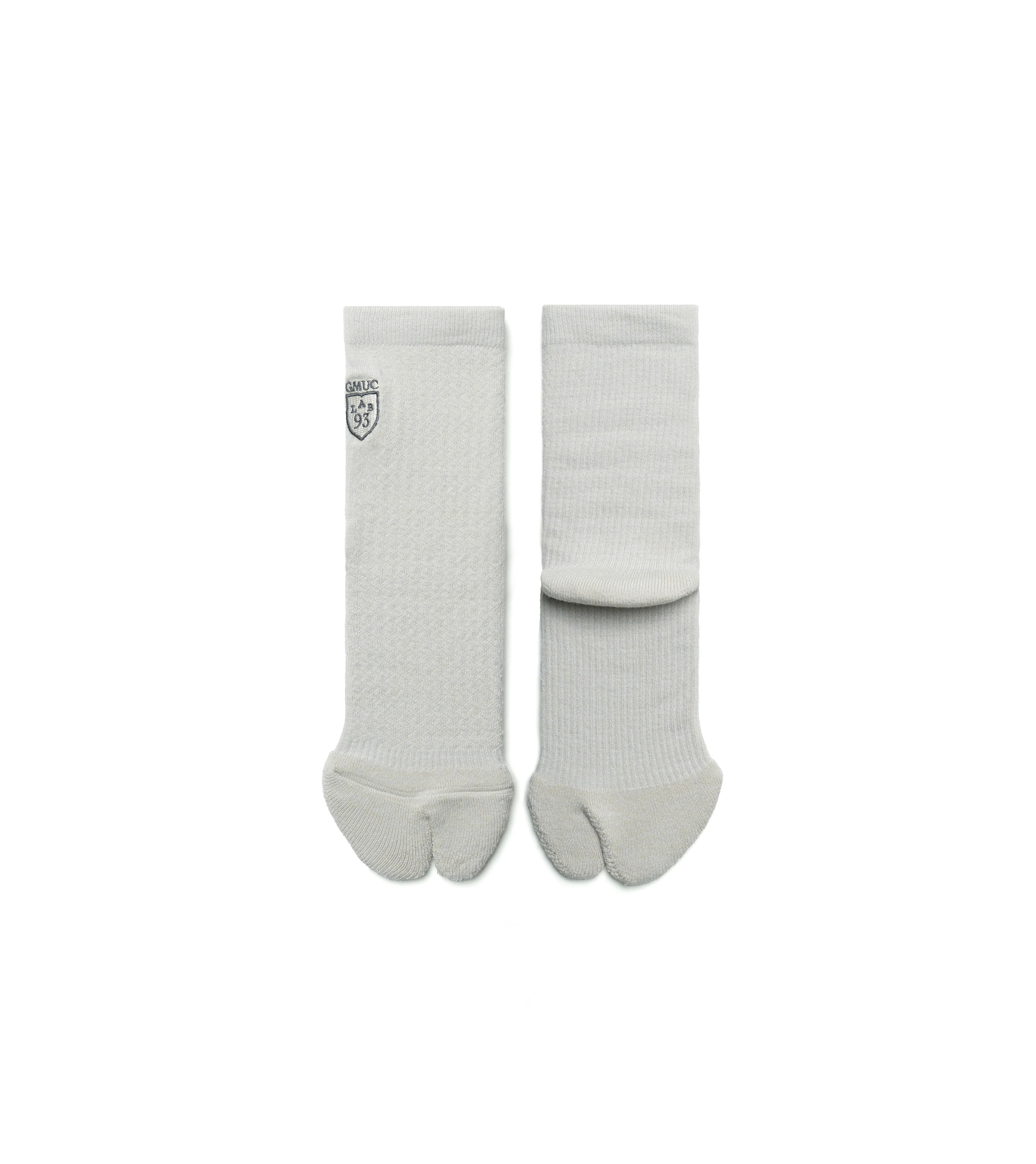 GOOPiMADE® X nozzle quiz®｜SOAX-01 93 Emblem Tabi Socks 分趾中筒襪 (Ivory)