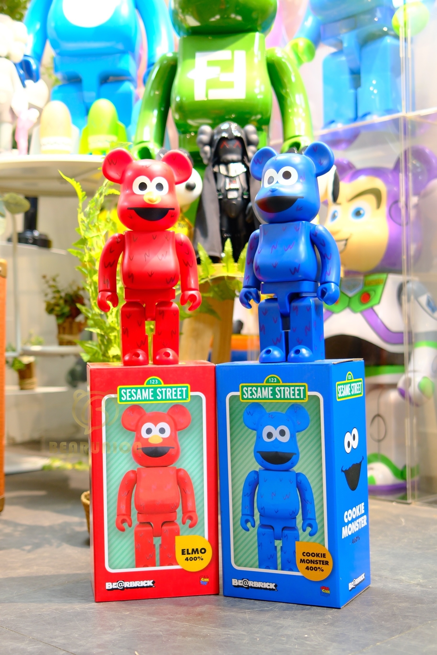 Pre-Ownwd 🥇In Stock🥇Bearbrick 400% Cookie Monster Elmo Set of 2