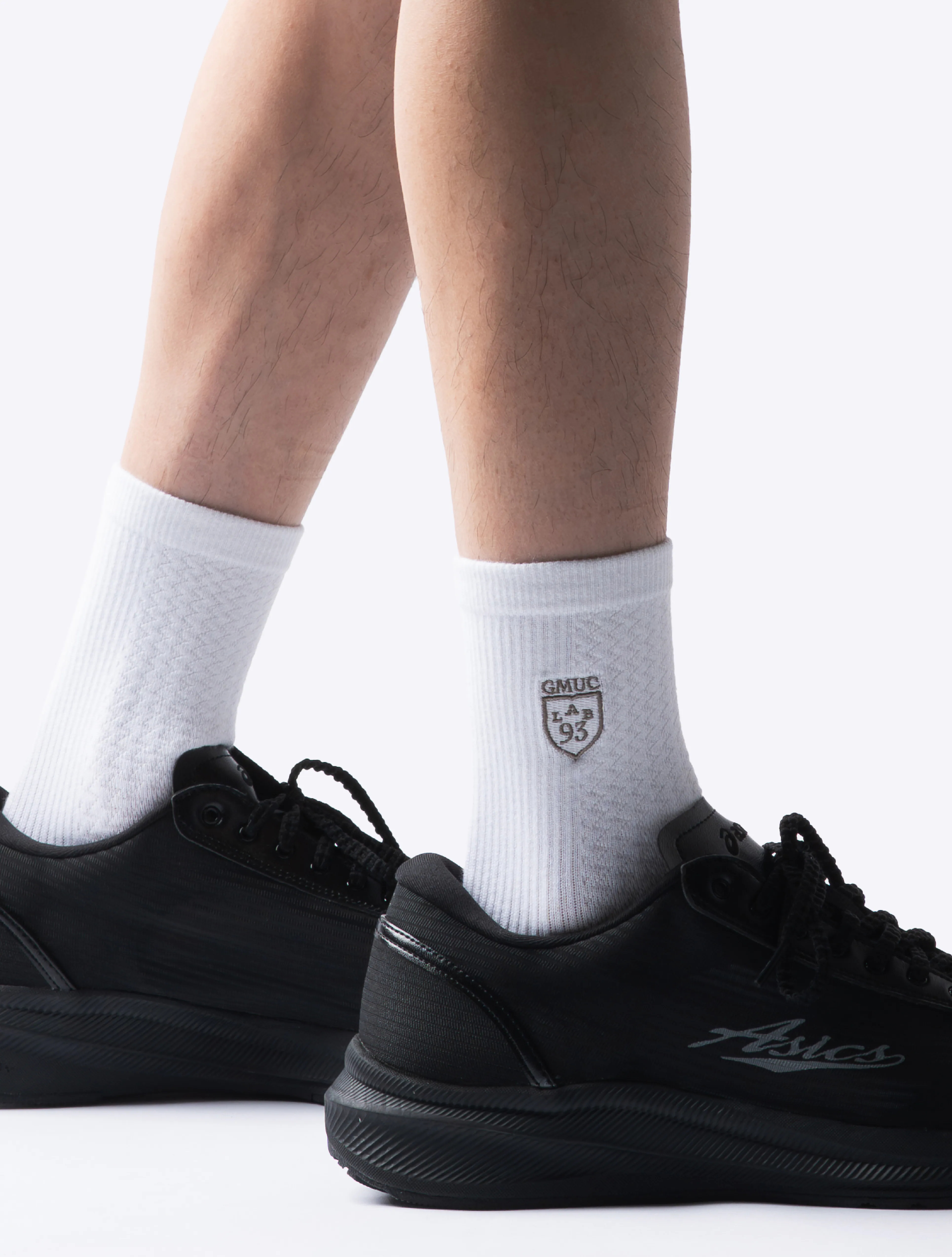 GOOPiMADE® X nozzle quiz®｜SOAX-01 93 Emblem Tabi Socks 分趾中筒襪 (White)