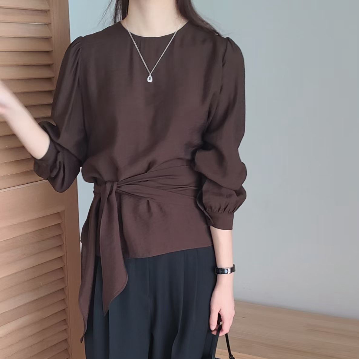 秋冬色系側綁帶造型圓領澎澎袖上衣 / 3色