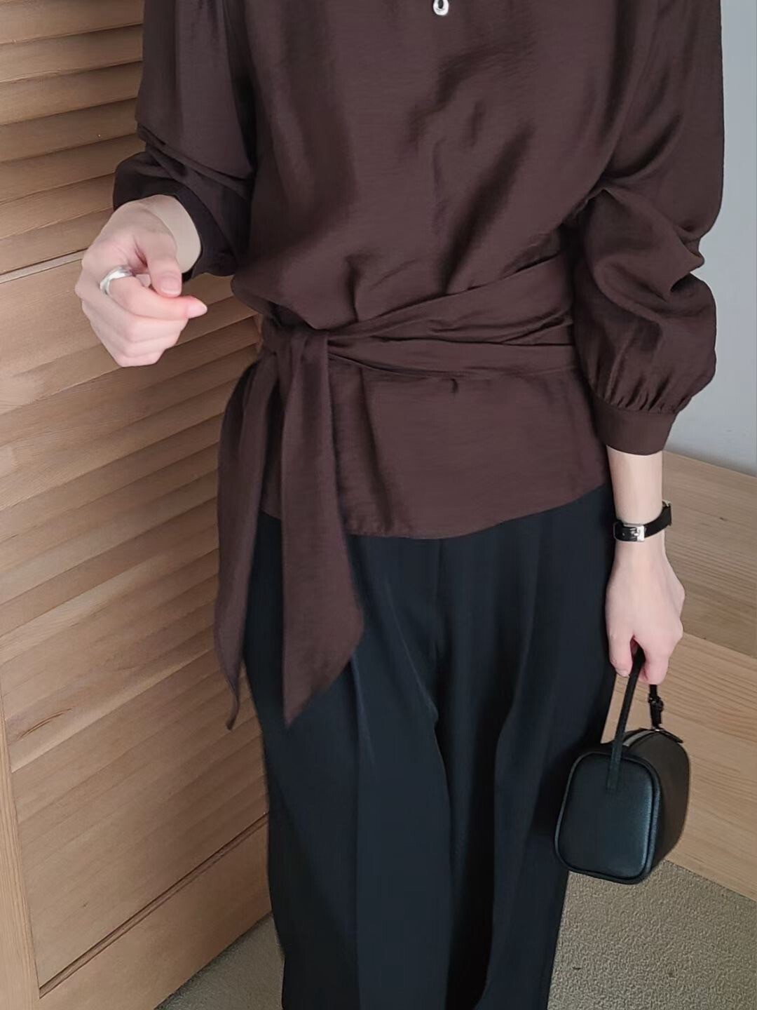 秋冬色系側綁帶造型圓領澎澎袖上衣 / 3色