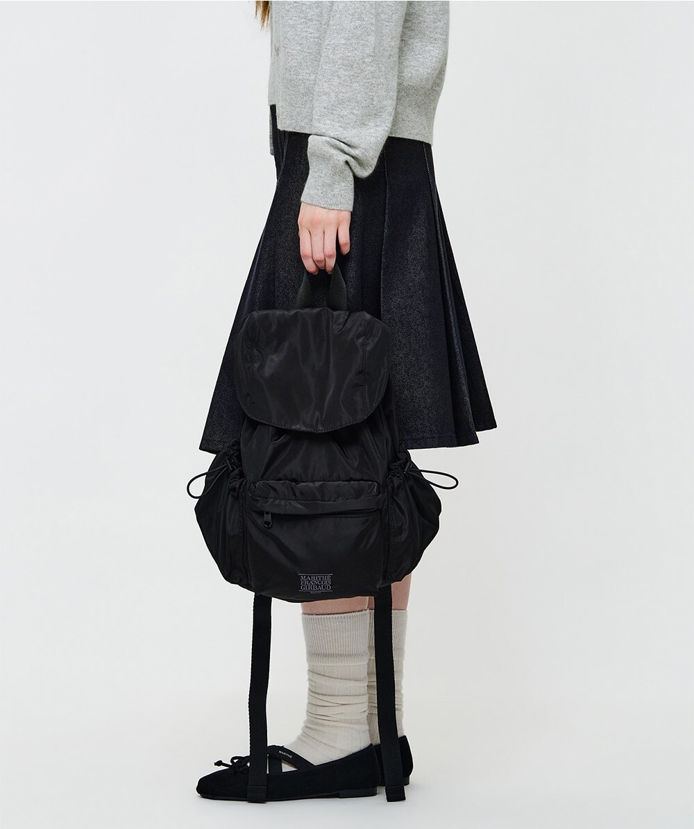 韓國代購｜MFG CLASSIC LOGO FLAP BACKPACK (2 Colours)