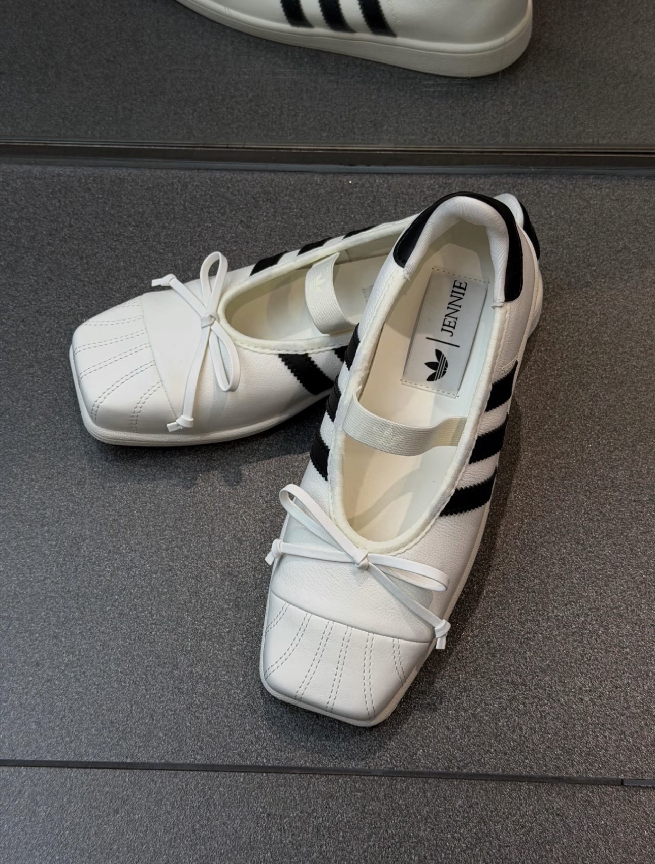 預訂| JENNIE X ADIDAS SUPERSTAR SQ BALLET LB3786
