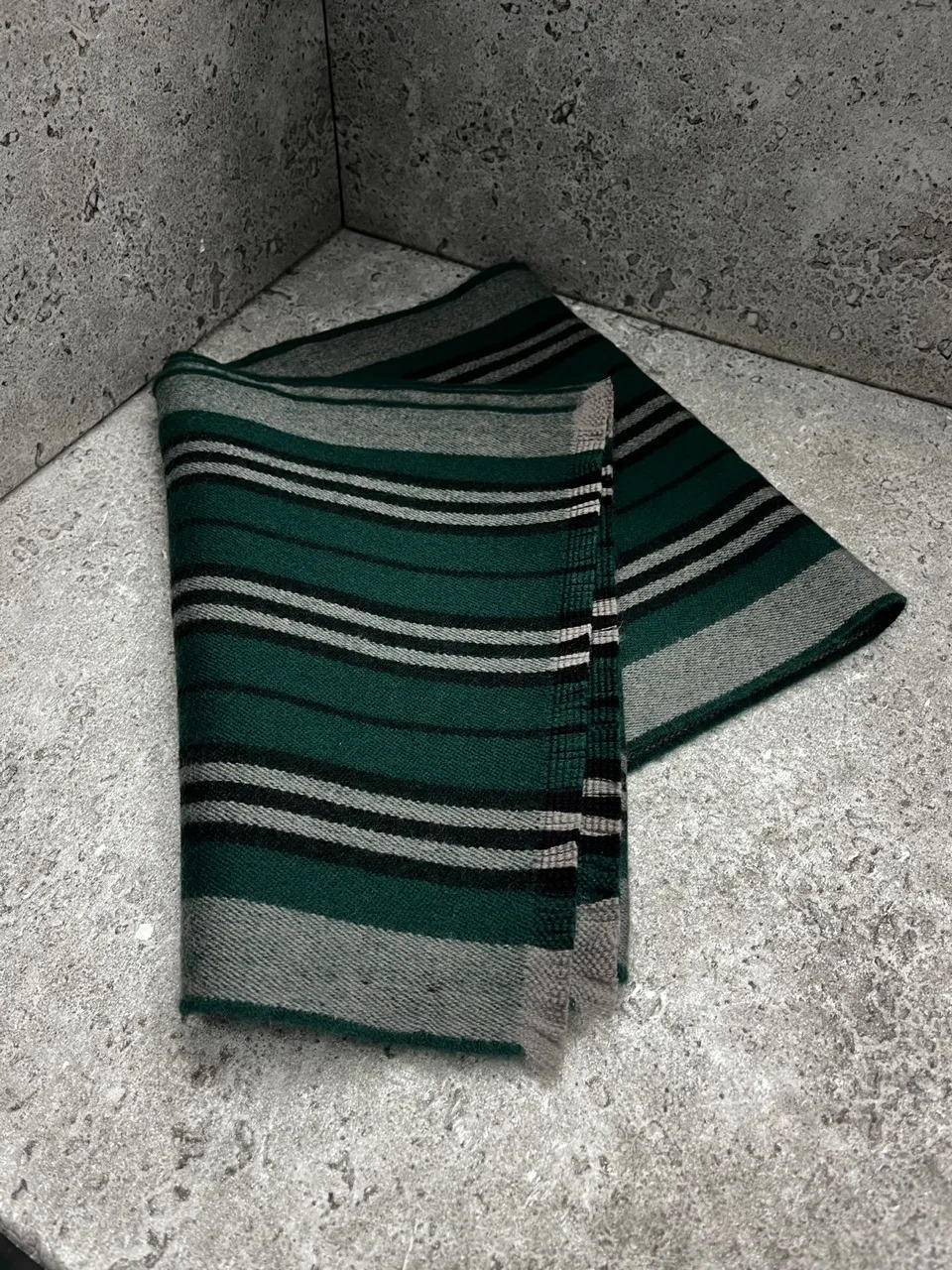 【預購】Burberry S072227 條紋頸巾 (深綠色)