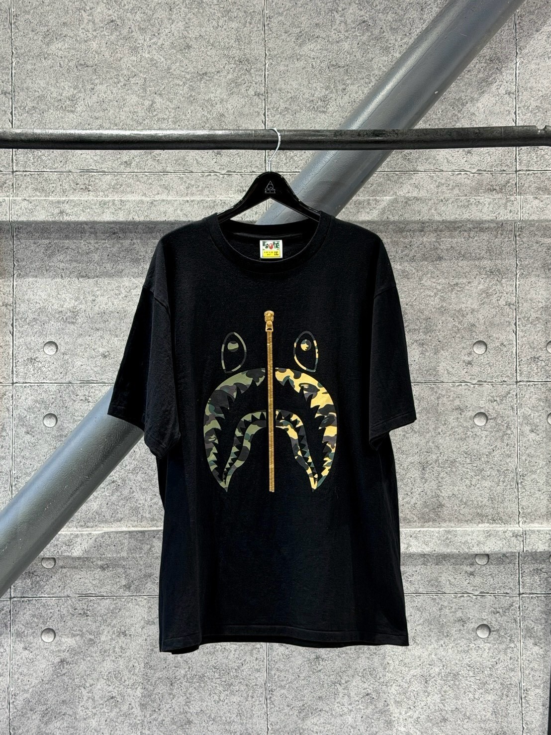BAPE 雙迷彩鯊魚黑色短袖 T
