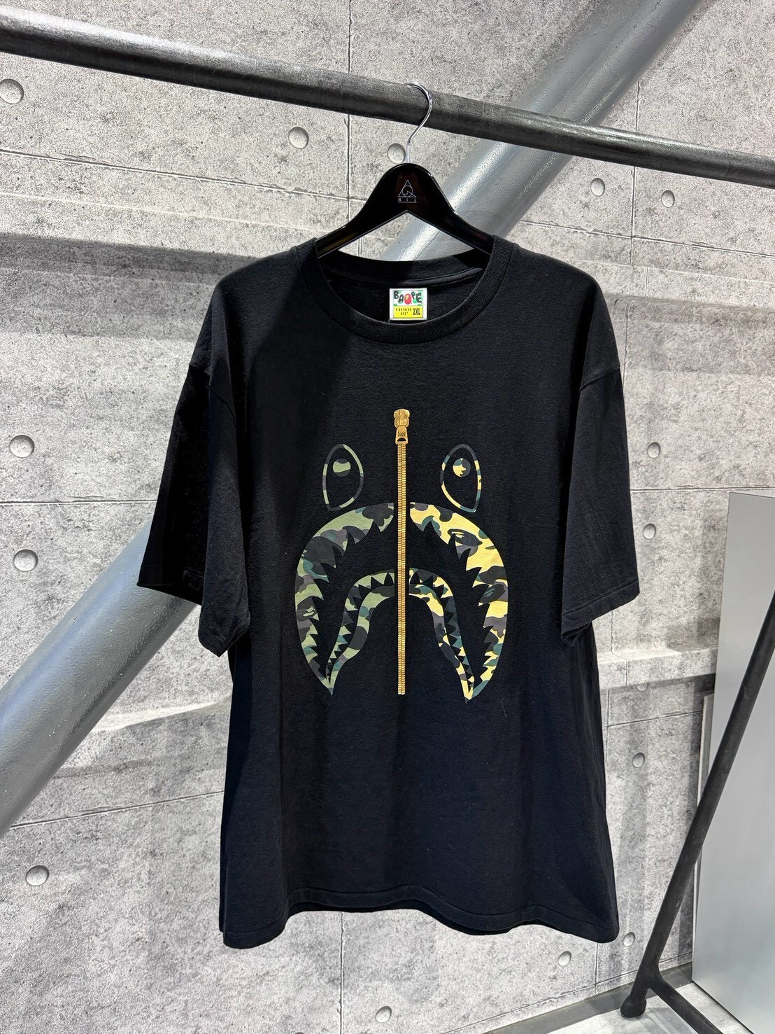 BAPE 雙迷彩鯊魚黑色短袖 T