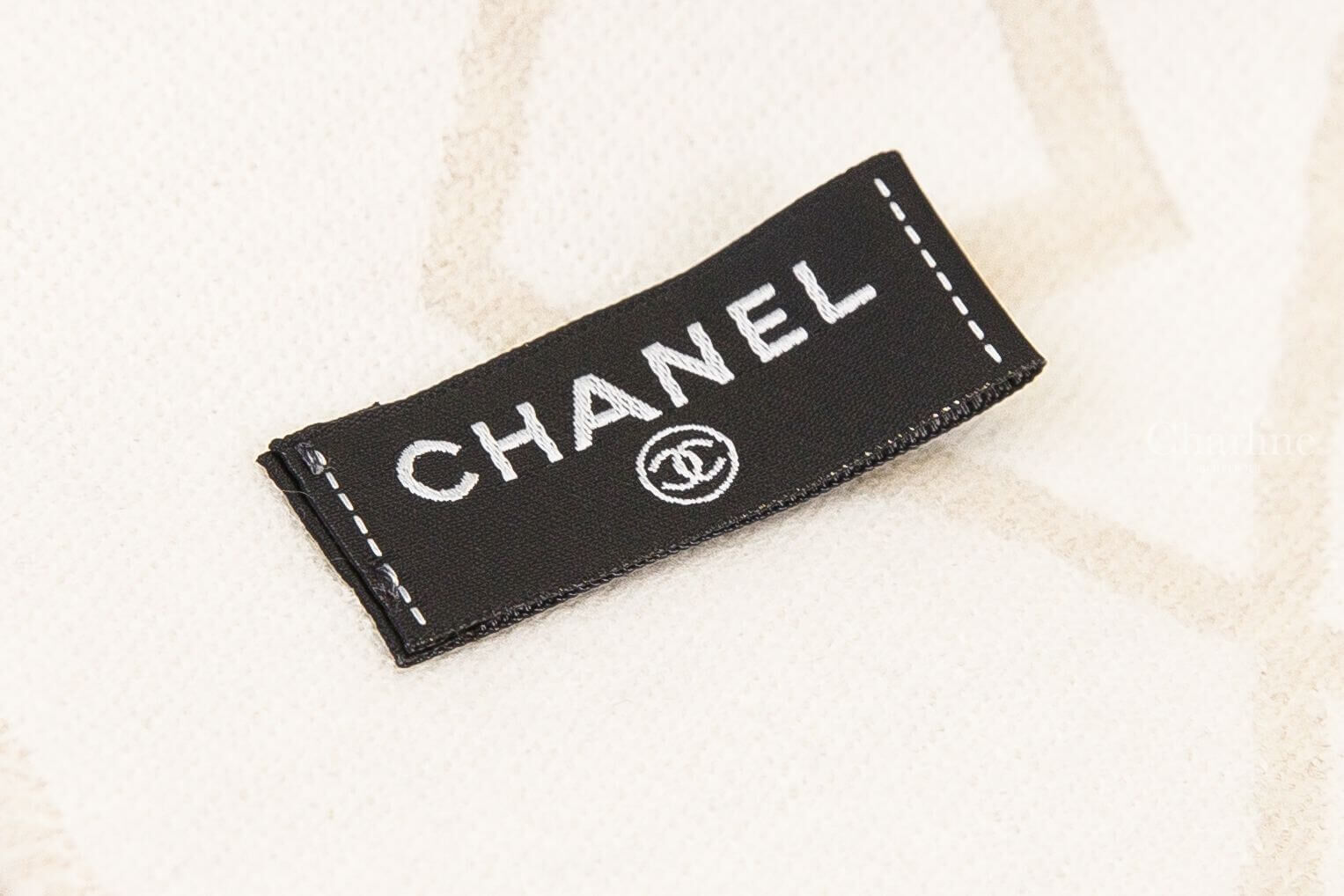 CHANEL 羊毛圍巾黑色 CHANEL 品牌織標實拍｜Charline Boutique