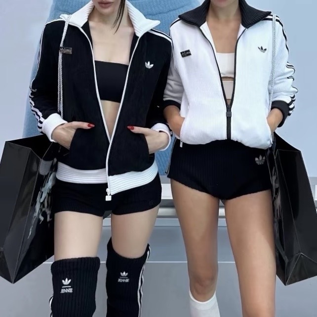 ADIDAS ORIGINALS BY JENNIE 燈芯絨 外套 金屬鐵牌 聯名設計 短版 黑白粉 LD8924/LD4966/LD8923