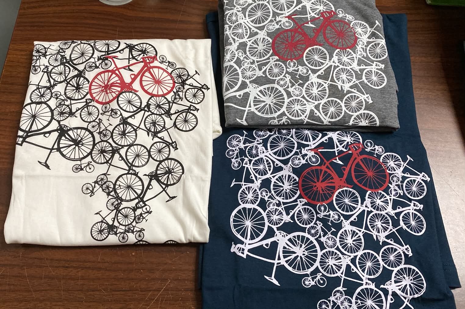 現貨 泰國 不規則單車圖案 T-Shirts 清貨價貨品，不設退換 (T269 LB442)