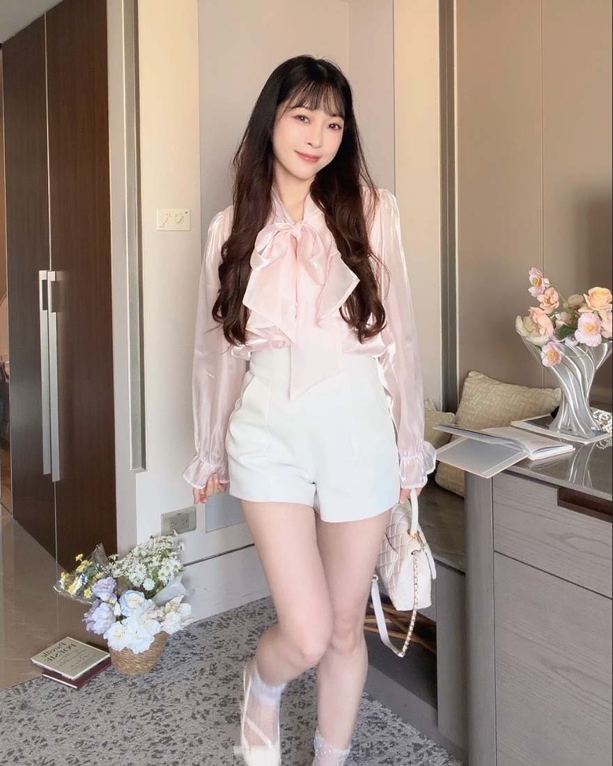 LINA LINA法式詩篇層次翻領蝴蝶綁結流光上衣-玫瑰粉