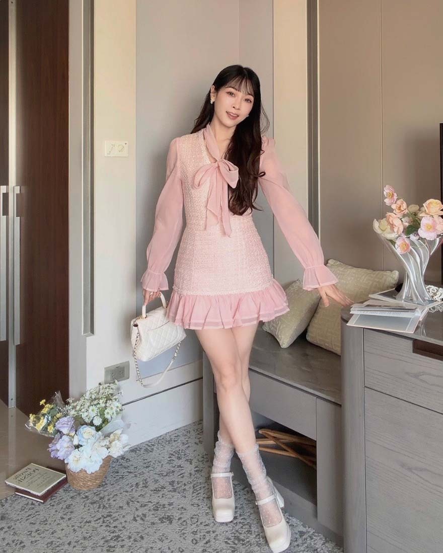 LINA LINA優美女伶蝴蝶綁帶層次裙襬毛呢洋裝-香檳粉S/M