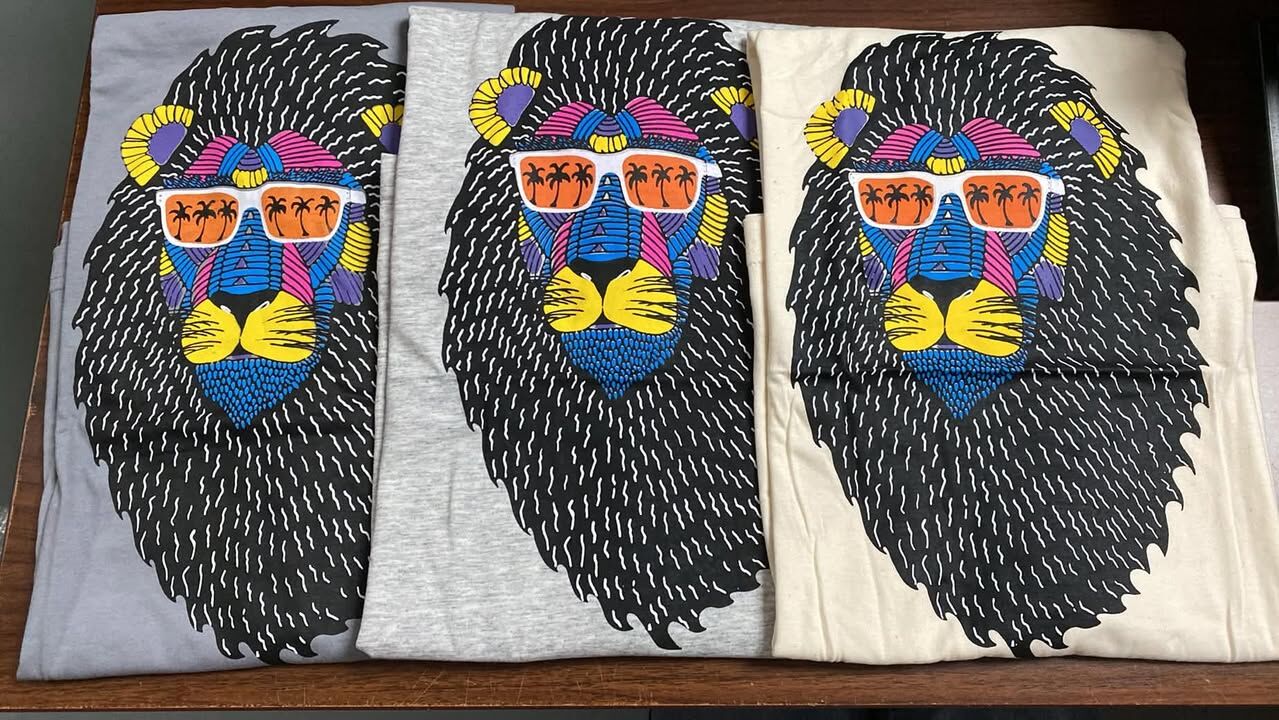 現貨 泰國 太陽眼鏡獅子圖案 T-Shirts 清貨價貨品，不設退換 (T269 LB450)