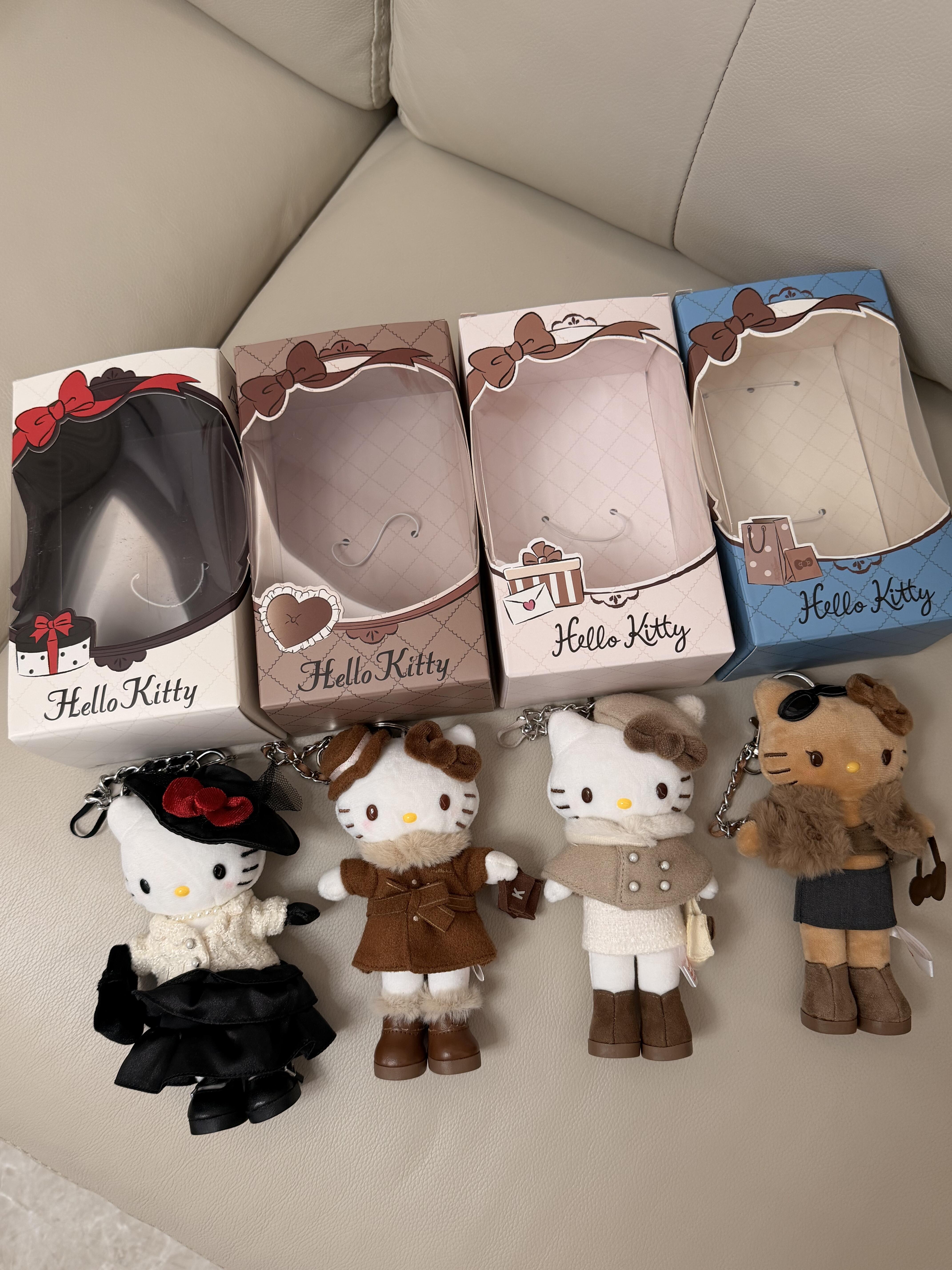【預購】國外限定 SANRIO 三麗鷗 Hello Kitty 秋冬新品 摩登假日系列 黑皮 千禧 辣妹風 千金大小姐 長腿 吊飾