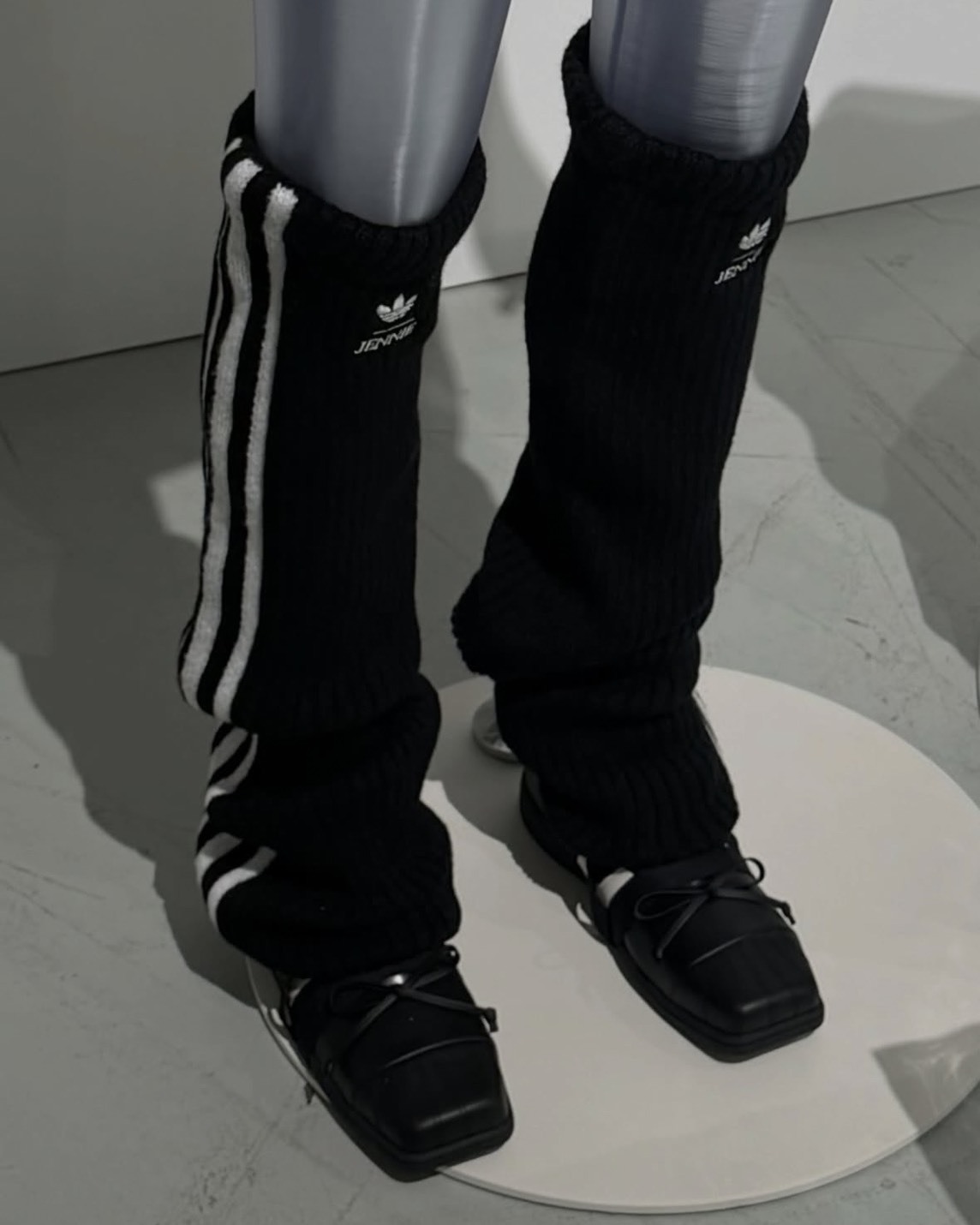 adidas Originals Adiluna Season 2 x Jennie 針織 高筒 腿套