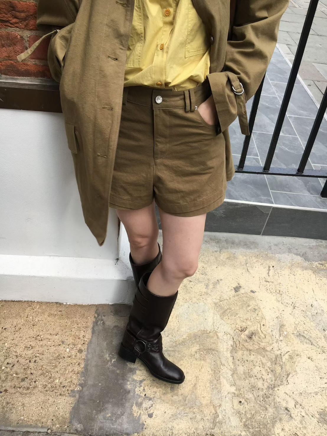 高腰雙皮帶環短褲