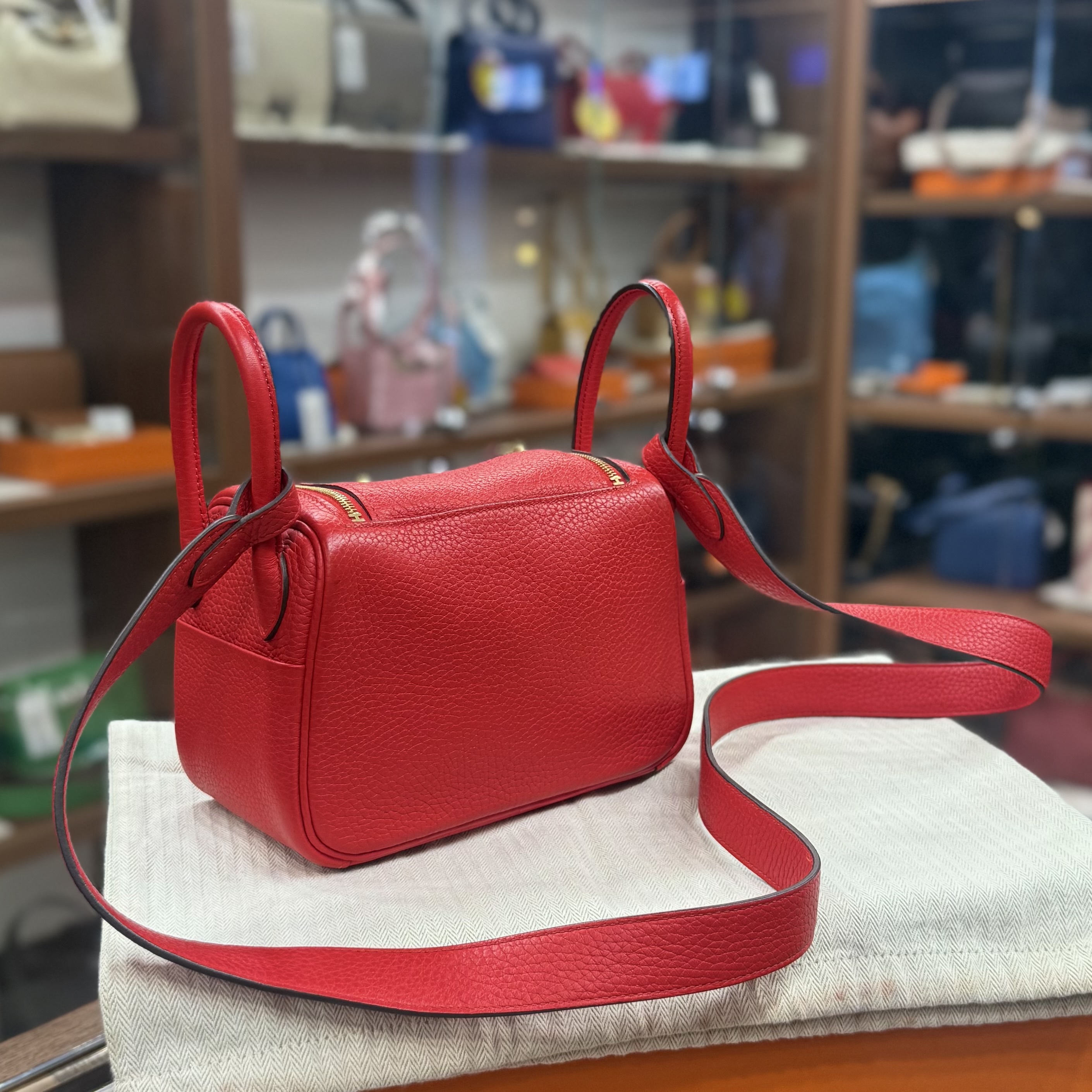 95%NEW USED HERMES MINI LINDY 一代 Q5紅色金扣TC皮 ROUGE CASAQUE STAMP D #愛馬仕