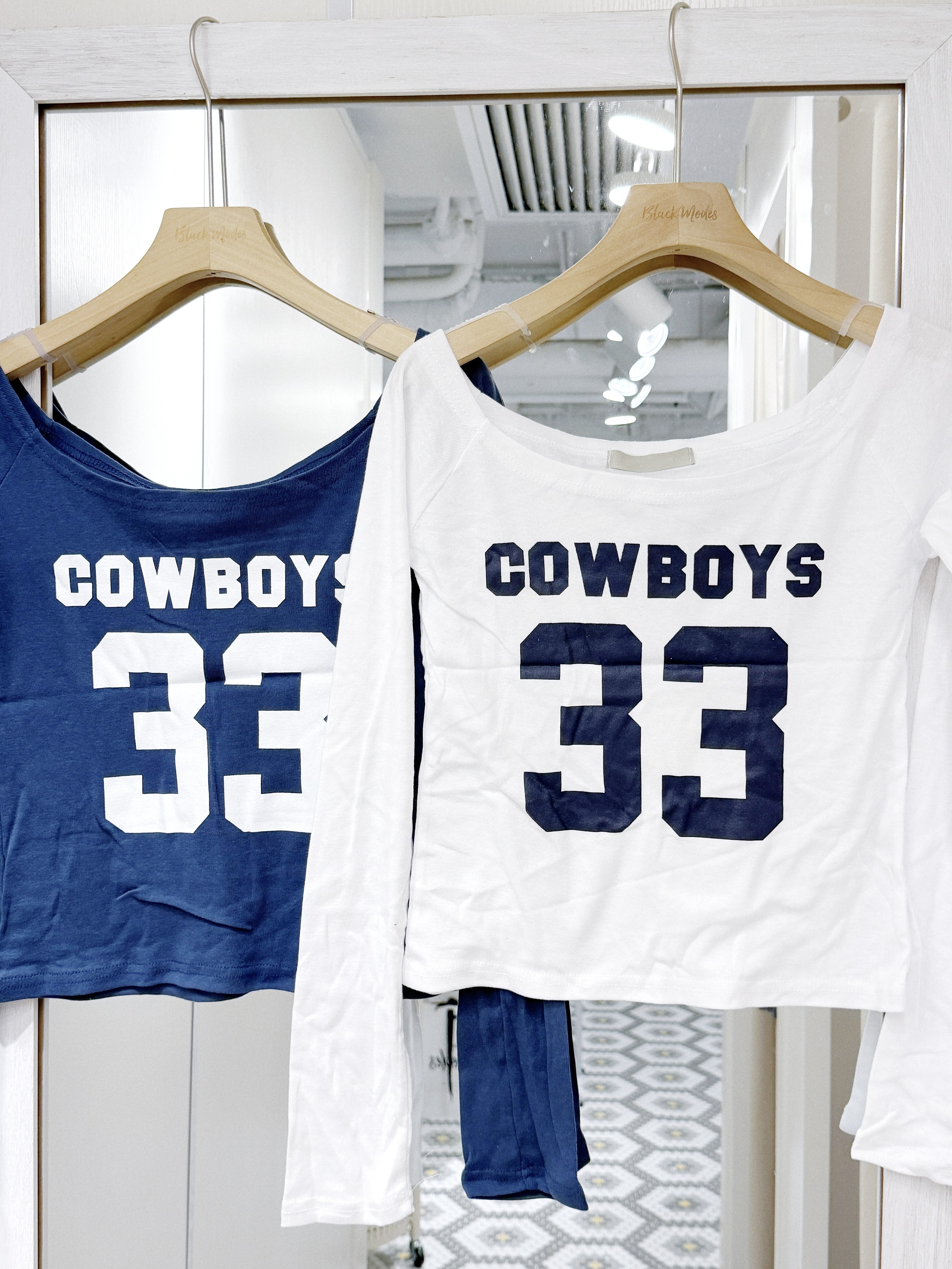 T1654｜休閒小性感🐄⋆✴︎˚｡⋆ 大圓領COWBOYS 33 薄薄長袖上衣