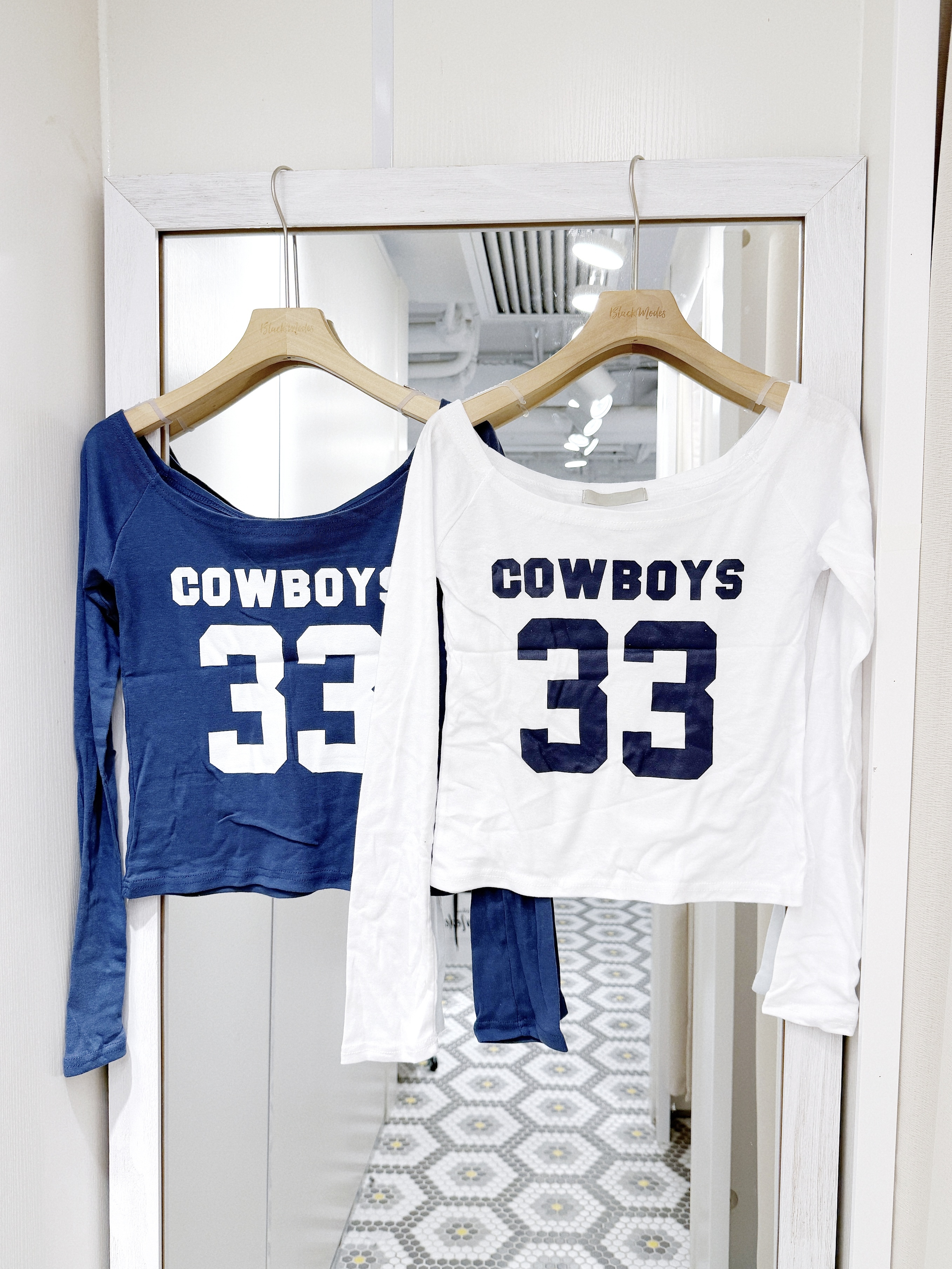 T1654｜休閒小性感🐄⋆✴︎˚｡⋆ 大圓領COWBOYS 33 薄薄長袖上衣