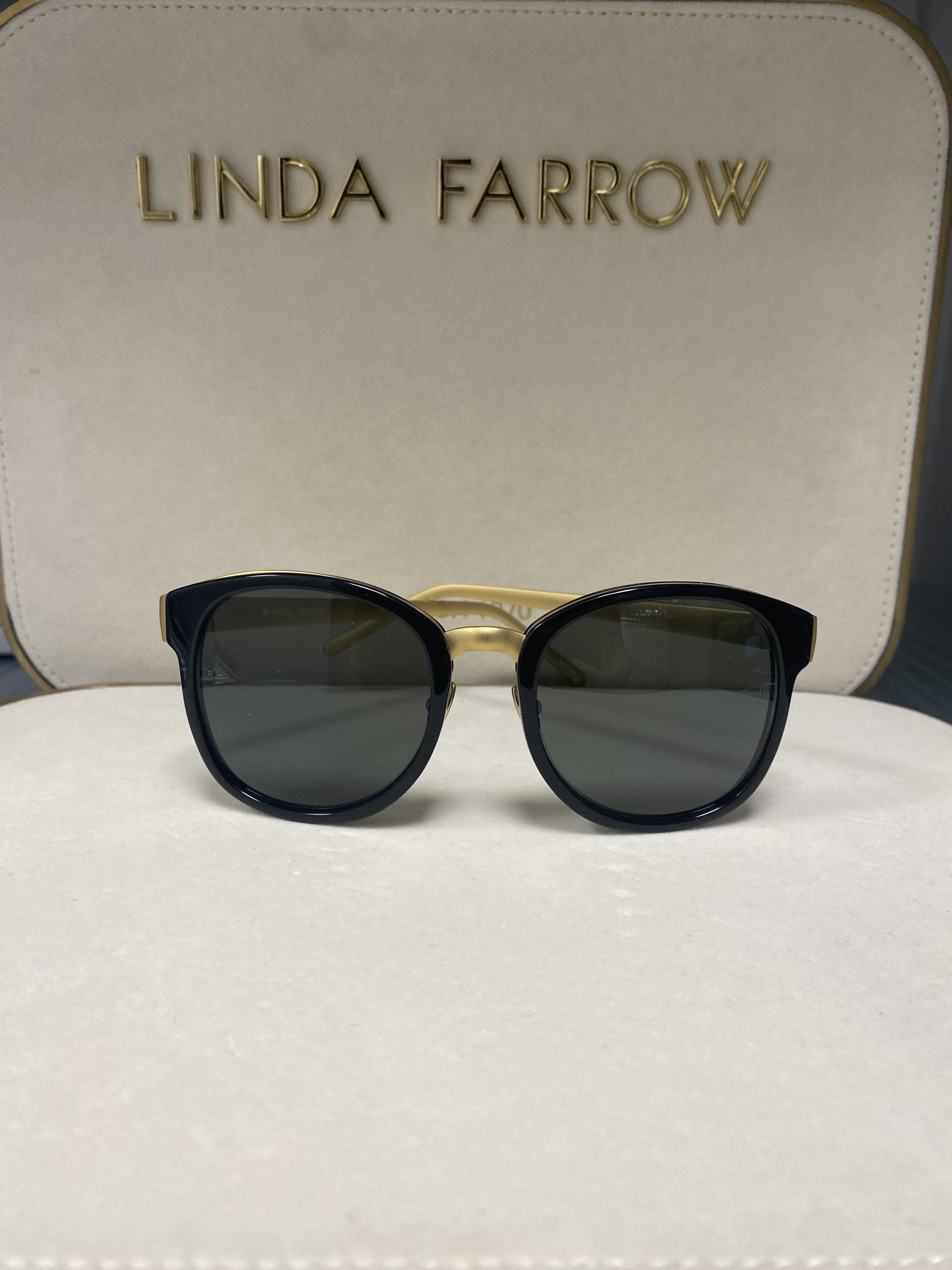 Linda Farrow 259