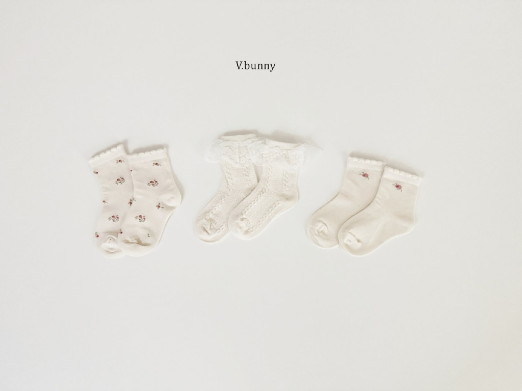 正韓秋Vbunny 蕾絲花朵襪(三入)
