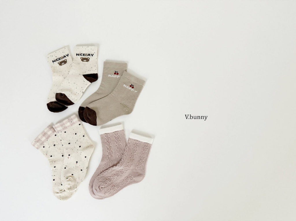 正韓秋Vbunny 熊熊櫻桃襪(四入)
