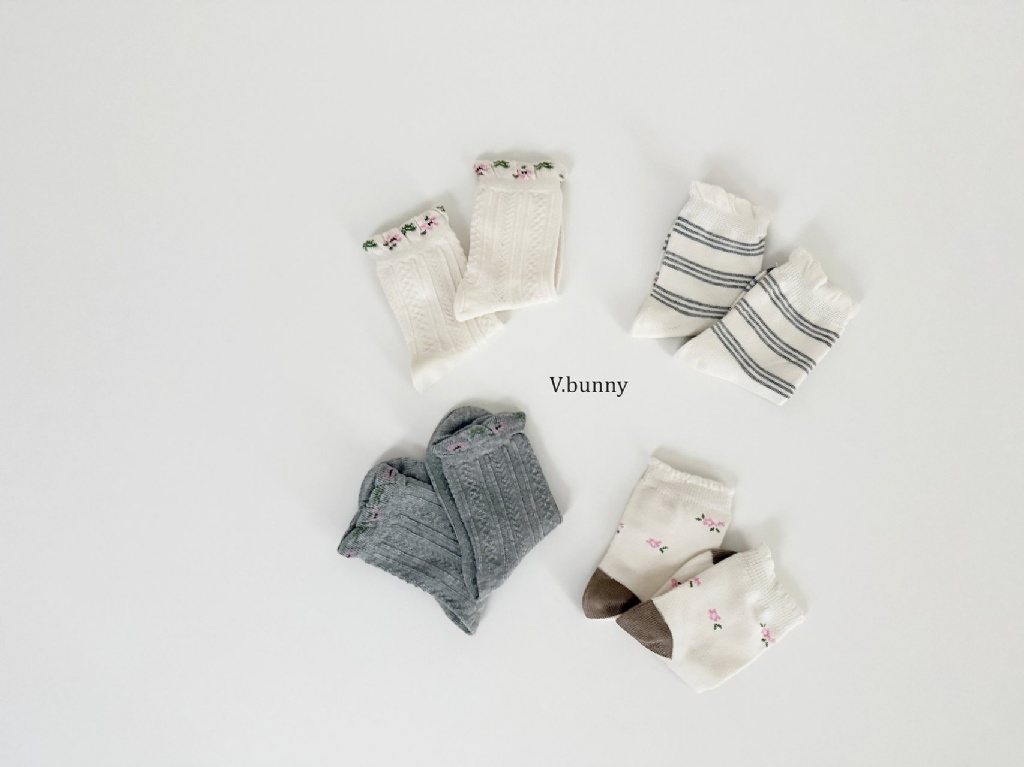 正韓秋Vbunny 粉色花朵條紋襪(四入)