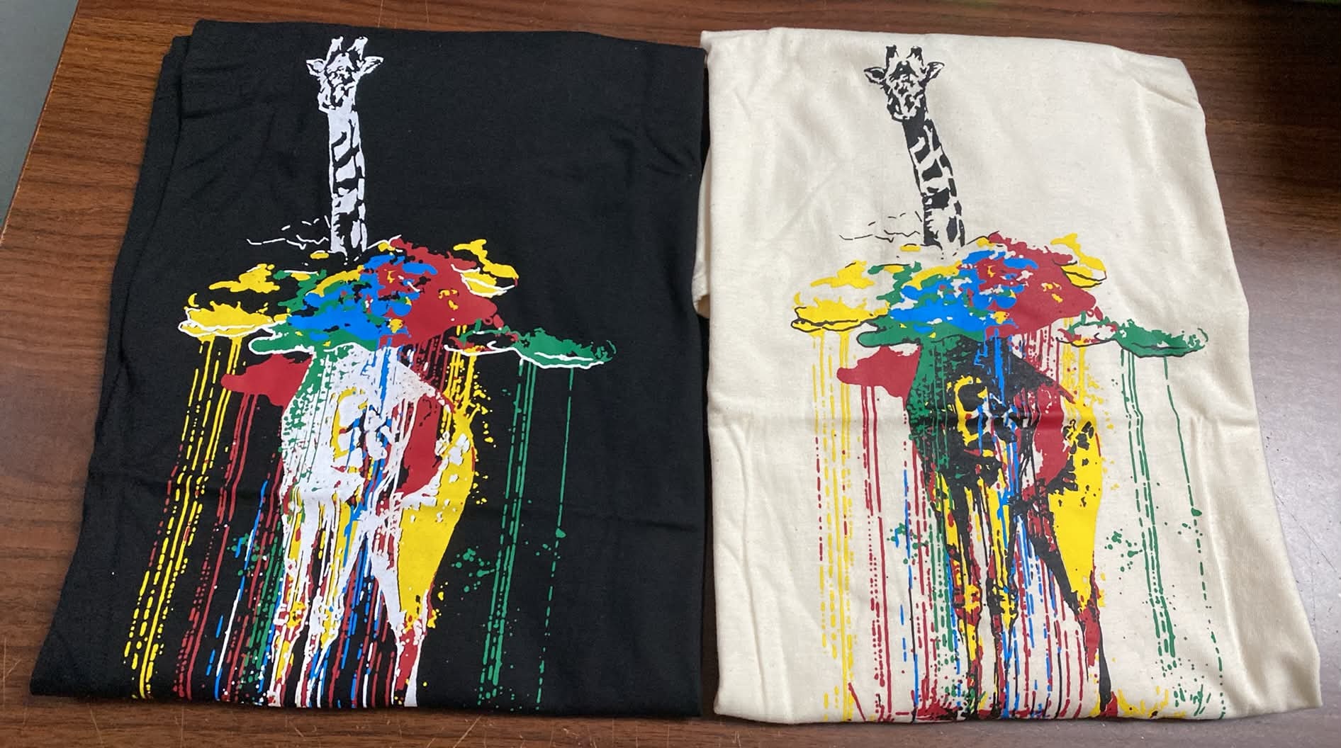現貨 泰國 長頸鹿圖案 T-Shirts 清貨價貨品，不設退換 (T269 LB458)