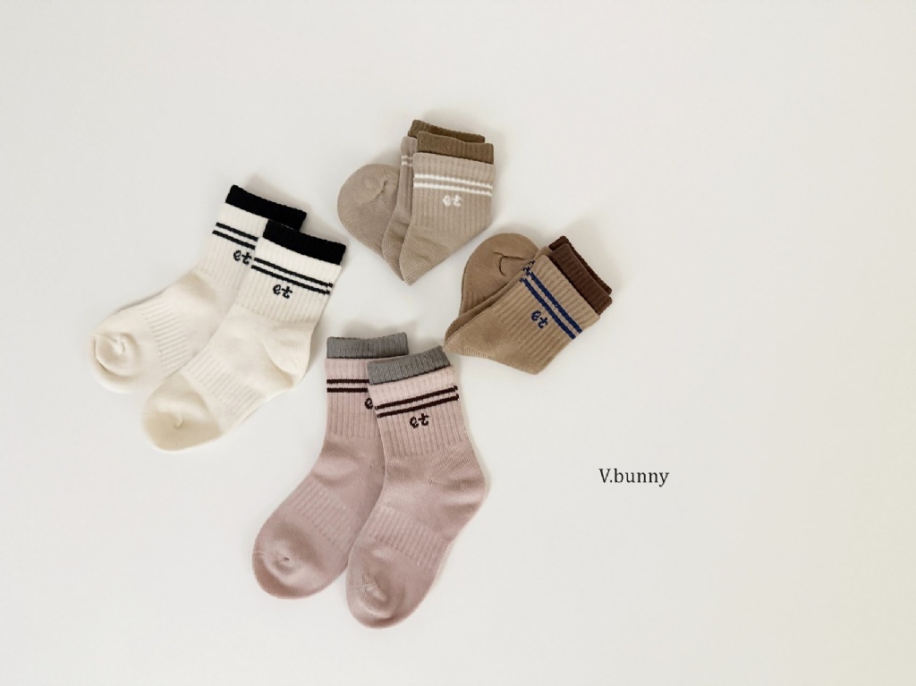 正韓秋Vbunny 莫蘭迪色拼接運動襪(四入)