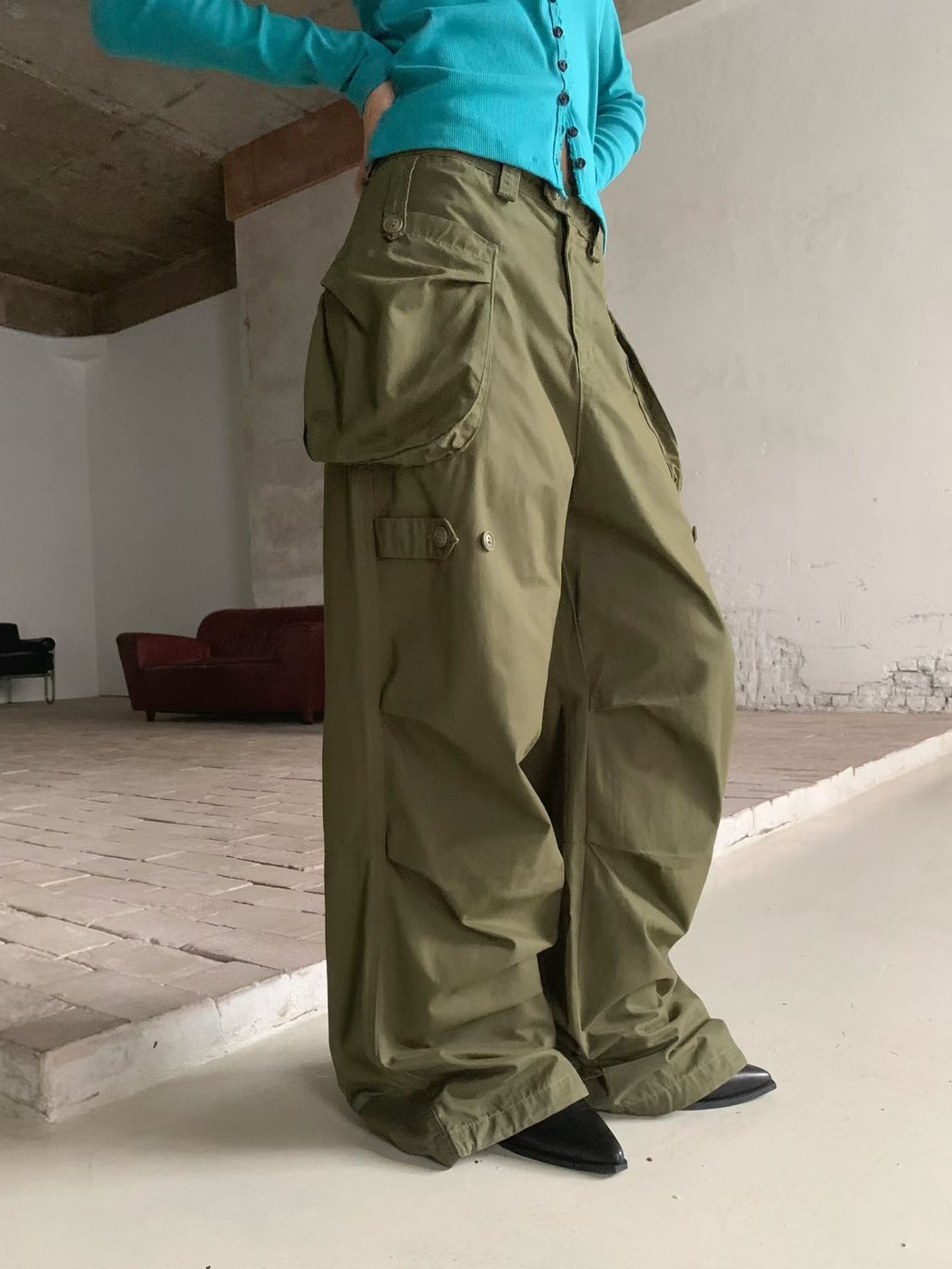 掛口袋抓褶垮褲