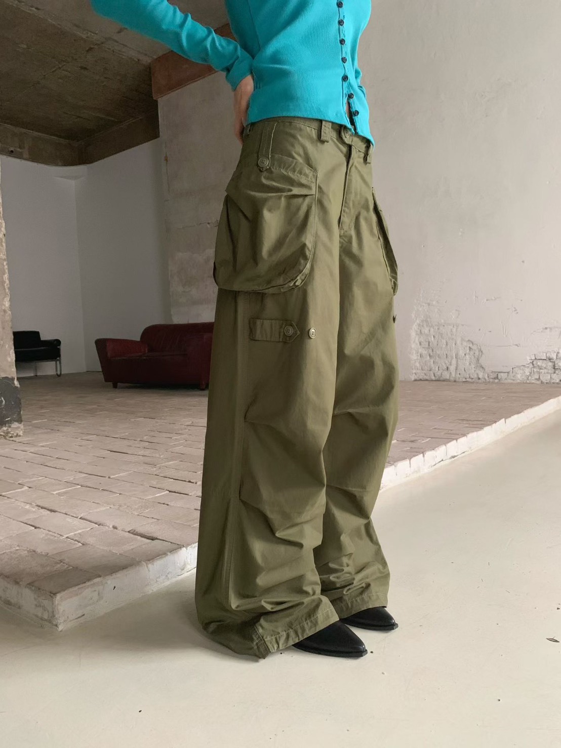 掛口袋抓褶垮褲