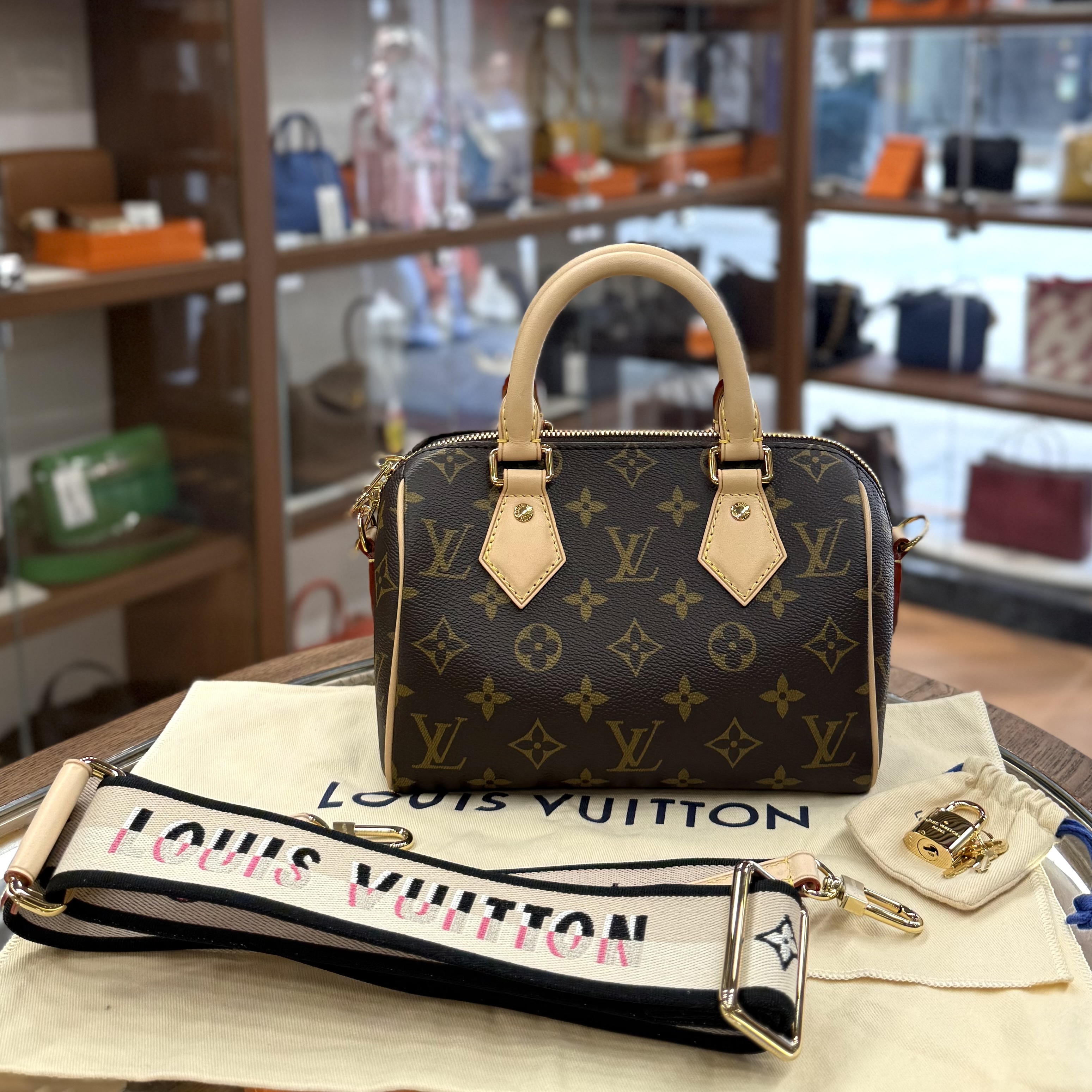 限時特價,閑置品, LV SPEEDY 20 BANDOULIERE  MONOGRAM帆布 M13039 #芯片款