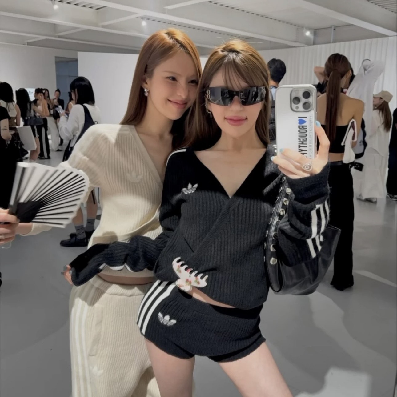 ADIDAS ORIGINALS BY JENNIE 針織V領 長袖 疊穿 三色 金珍妮 LD4840/LD8932/LD8933