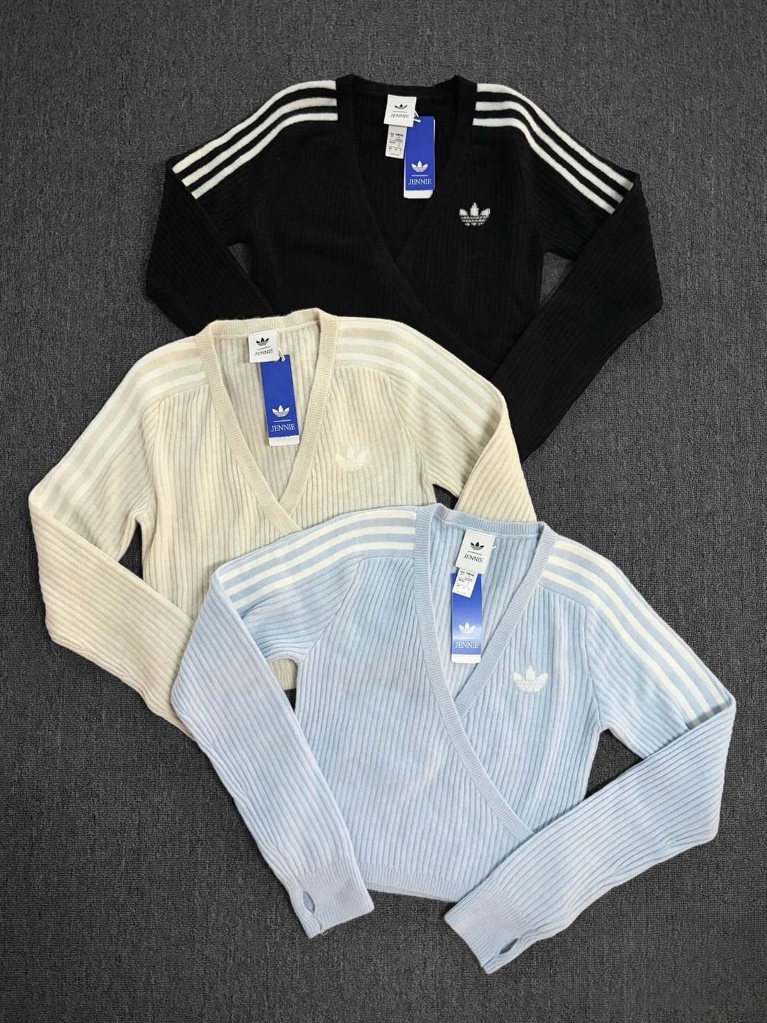 【預購】ADIDAS ORIGINALS BY JENNIE  針織 V領 交叉 開襟衫 3色 LD8933 LD8932 LD4840