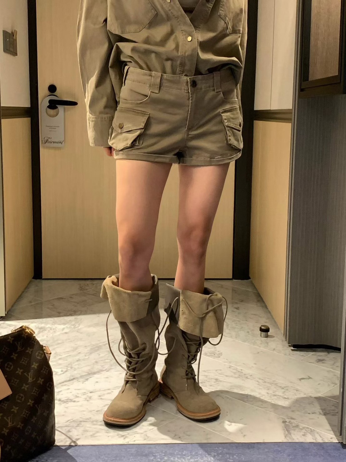 低腰迷你口袋短褲