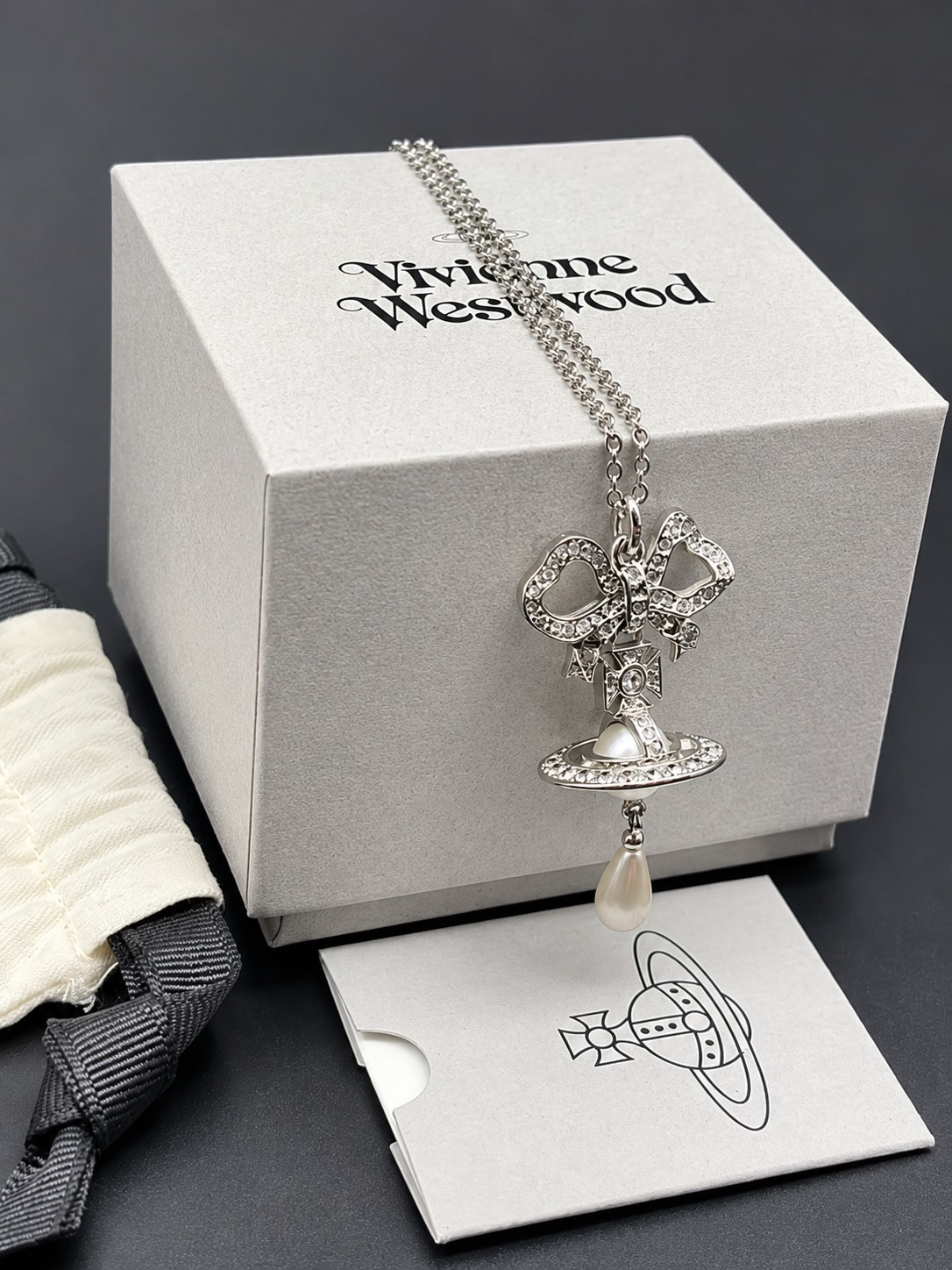 VIVIENNE WESTWOOD 西太后 鑲鑽水滴形 珍珠項鏈