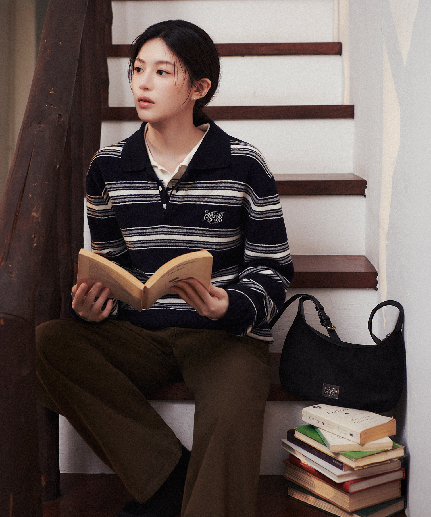 韓國代購｜MFG CLASSIC LOGO HALF MOON 2-WAY CROSS BAG (2 Colours)