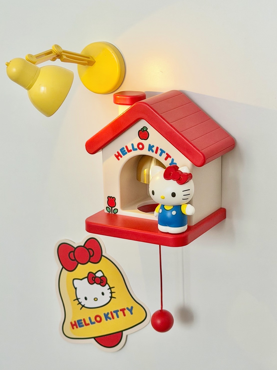 正版授權 SANRIO 三麗鷗 HELLO KITTY 小屋 磁吸門鈴 擺件 附禮袋