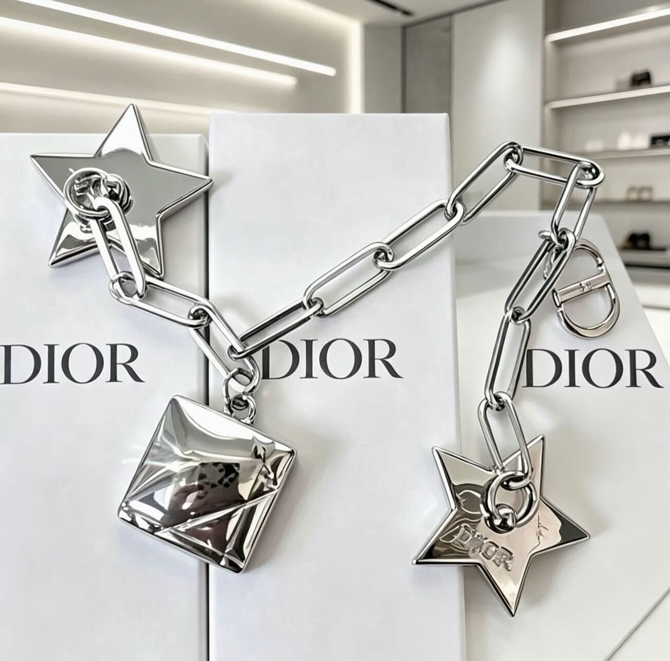 Dior Beauty 贈品銀色CD星星手機鏈掛件吊飾