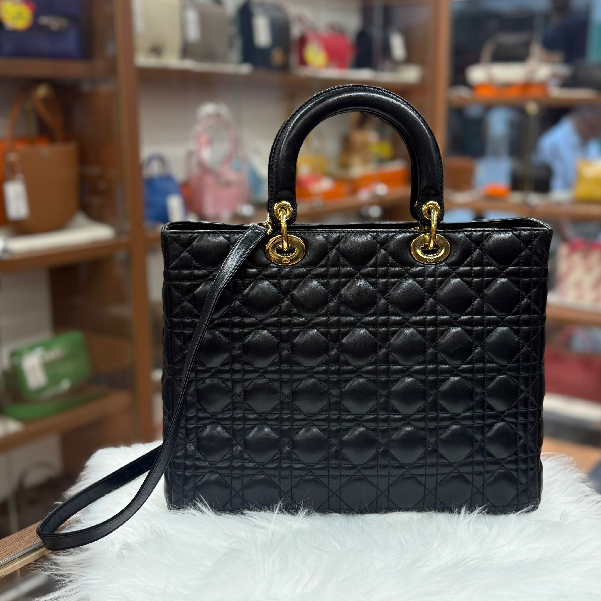 95%NEW USED LADY DIOR GM 七格黑色金扣羊皮大號 #迪奧戴妃 08 MA 0120