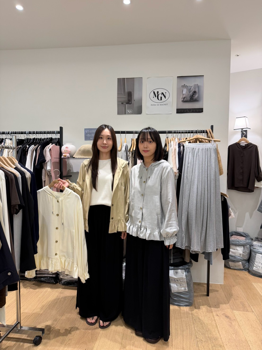MN7143 荷葉邊下擺連帽排釦外套