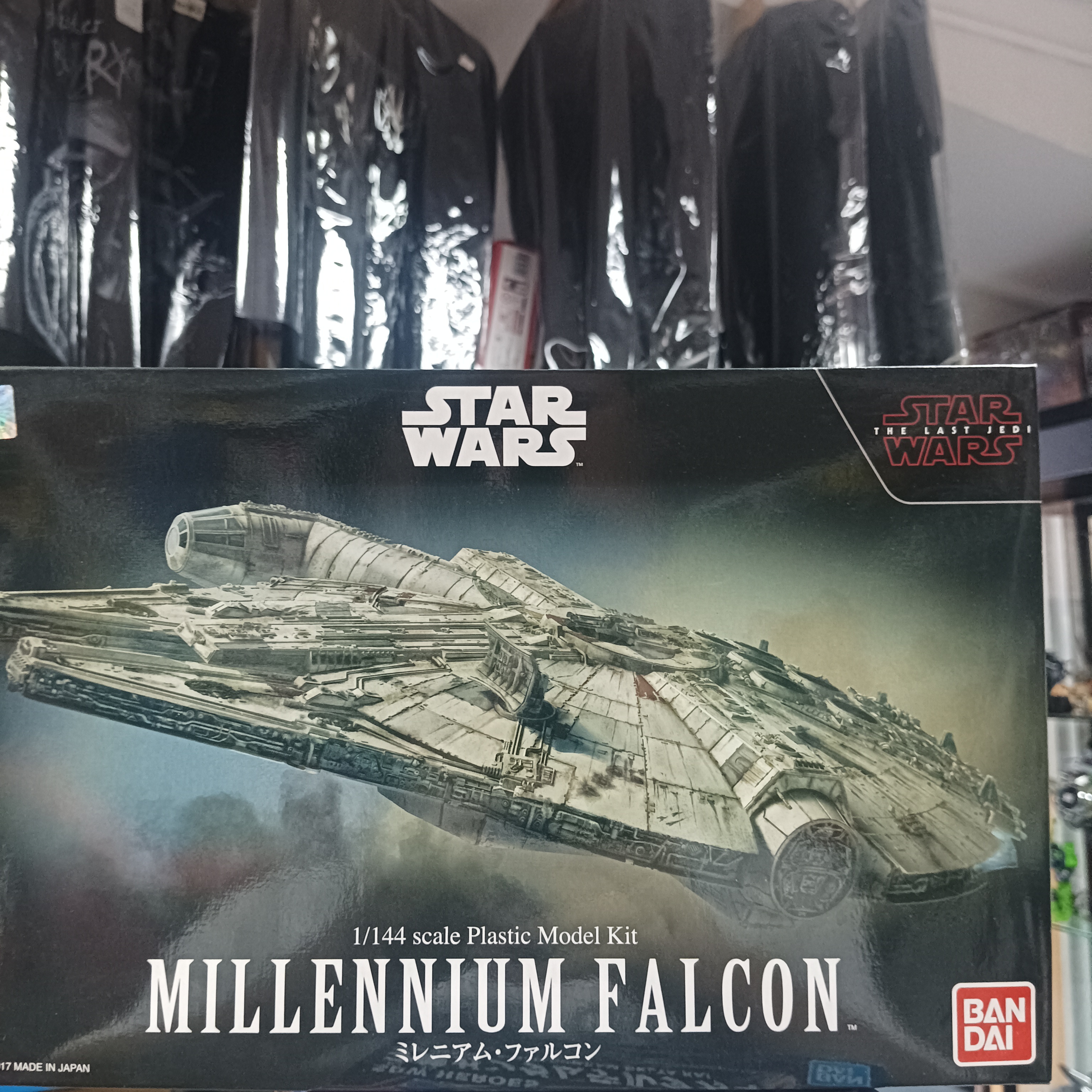 寄賣-其它-Starwars 1/144 Millennium Falcon