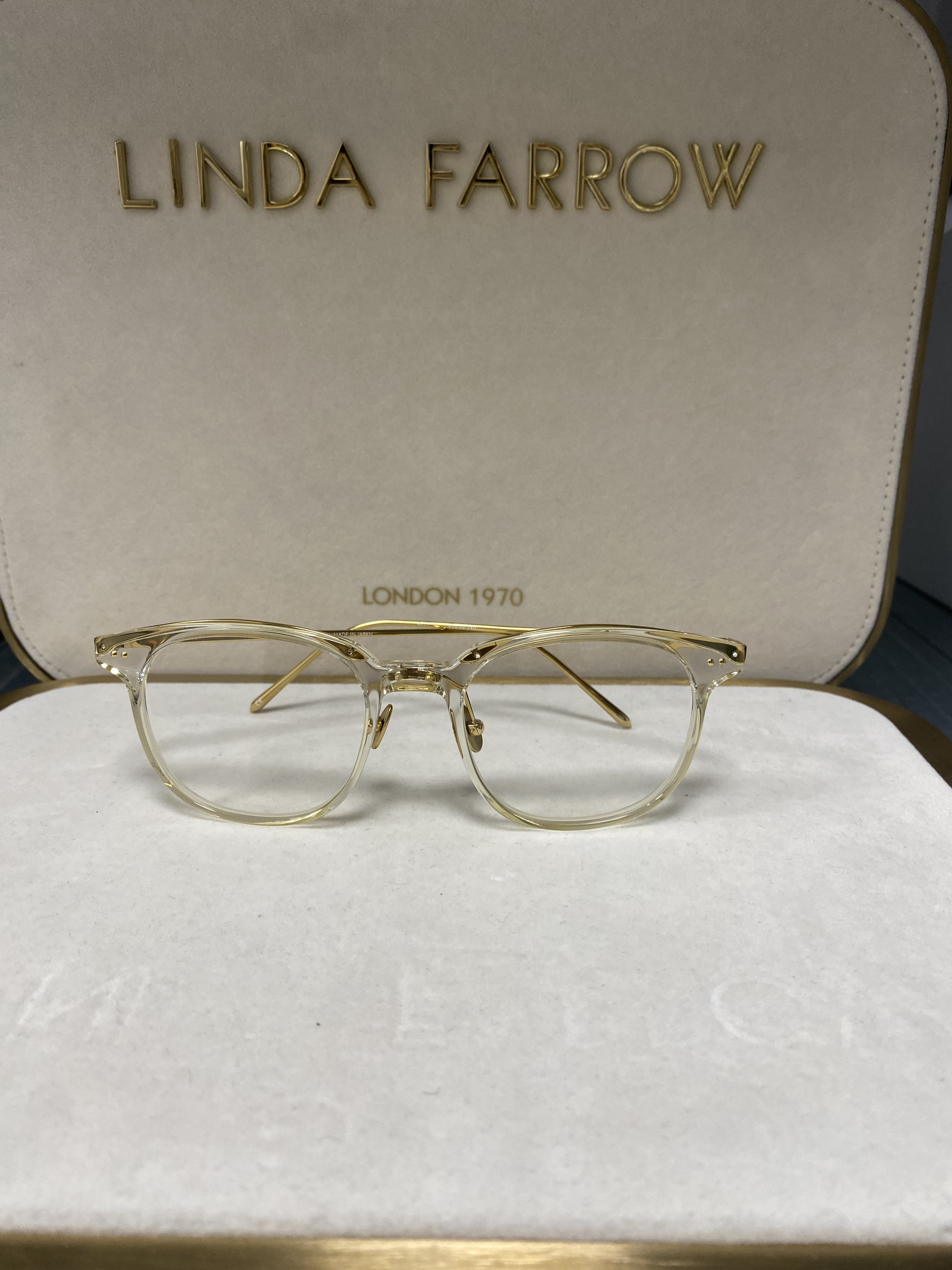 Linda Farrow 724