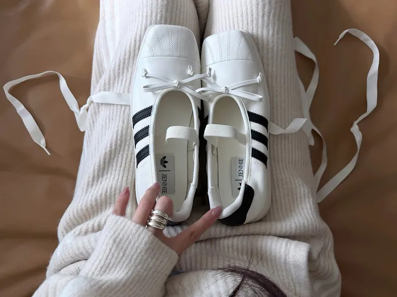 【JENNIE同款】ADIDAS ORIGINALS SUPERSTAR SQUARE BALLET 方頭貝殼鞋 芭蕾舞鞋 瑪莉珍 綁帶 金珍妮 女鞋 奶油白 LB3786