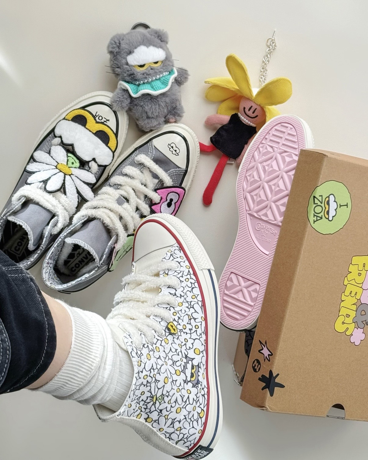 ZO&FRIENDS X CONVERSE CHUCK TAYLOR ALL STAR X IPX 聯名款 G-DRAGON GD 權志龍 貓咪 ZOA 白色 小雛菊 滿版 高筒 男女鞋 A24289C / 預購