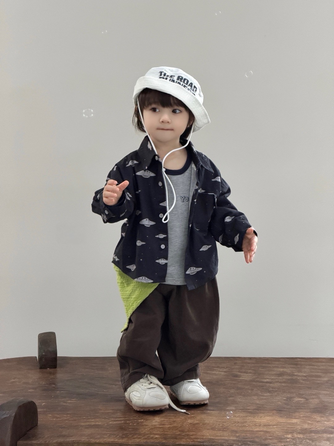 滿版飛碟襯衫