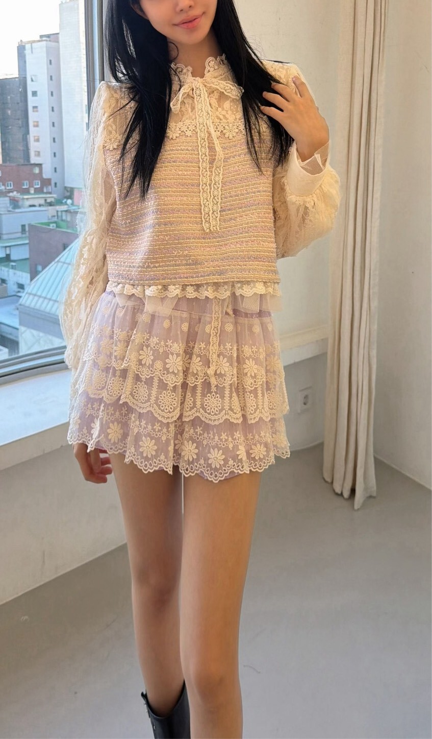 彩色織線拼接蕾絲襯衫